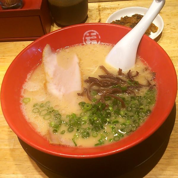 「特製ラーメン＋辛子高菜」@豚骨らーめん 福の軒 秋葉原店の写真