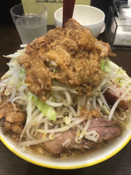 「ラーメン並850円生卵50円」@ラーメン イエロー 御徒町店の写真