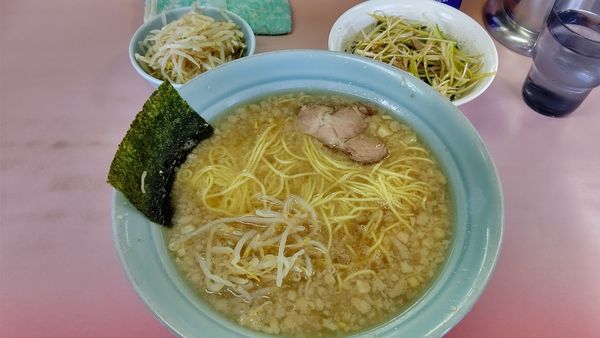 「ラーメン中、ネギ丼、モヤシ1000円」@ラーメンショップ 緑ヶ丘店の写真