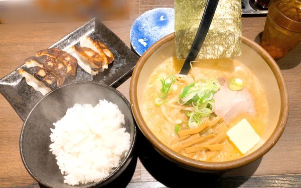 「信州みそらーめん＋Aセット＋バター」@みそ処 麺屋 いっぱしの写真