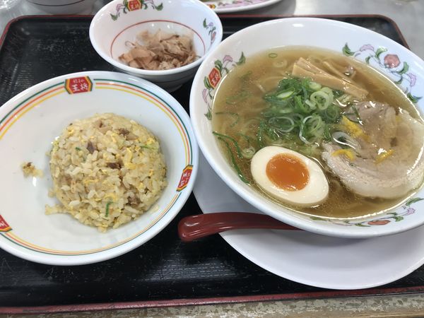 「日本ラーメン、ジャストサイズの炒飯」@餃子の王将 浄心店の写真