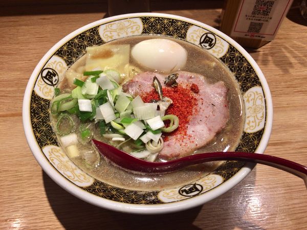 「すごい煮干ラーメン味玉 990円」@すごい煮干ラーメン凪 池袋西口店の写真