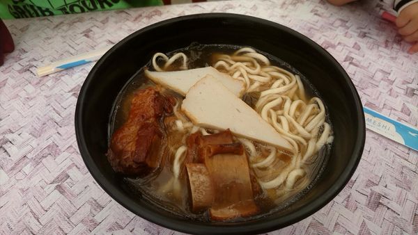 「ソーキそば　850円」@きじむなぁ食堂の写真