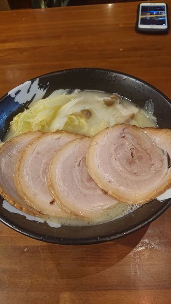 「毎月限定メニュー 鶏白湯はくさい+チャーシュー」@こくまろ鶏らーめん 久久の写真