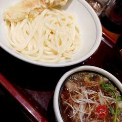 オリーブ牛のつけ麺・揚げたてちくわのせ