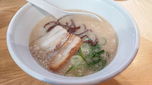 「豚骨白」@TOKYO豚骨BASE MADE by 博多一風堂 ペリエ海浜幕張店の写真