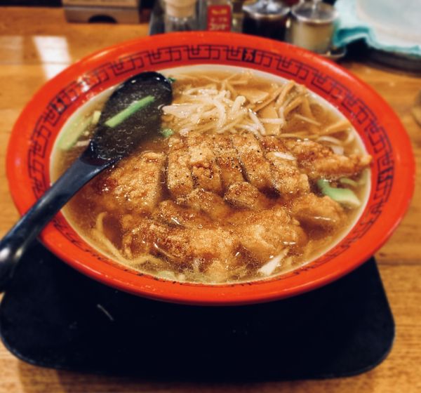 「ボリューム排骨拉麺（麺固￥980）」@万世橋酒場 秋葉原本店の写真