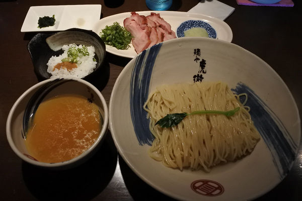 「【限定】薬涼潮つけそば￥９００＋釜焼きチャーシュー￥２００」@麺や 虎徹の写真