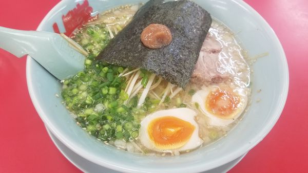 「朝ラーメン　ネギ、味玉トッピング」@山岡家 松本店の写真