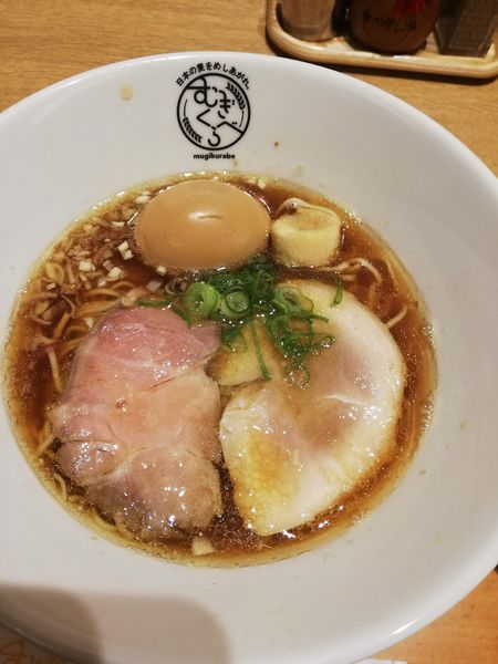 「アジ煮干し中華そば」@むぎくらべの写真