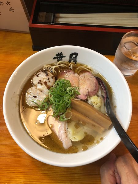 「【年末限定】汐鶏そば　1100円＋ワンタン4個」@らぁめん 葉月の写真