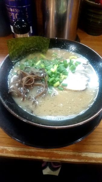 「ラーメン はりがね」@博多長浜らーめん ぼたんの写真