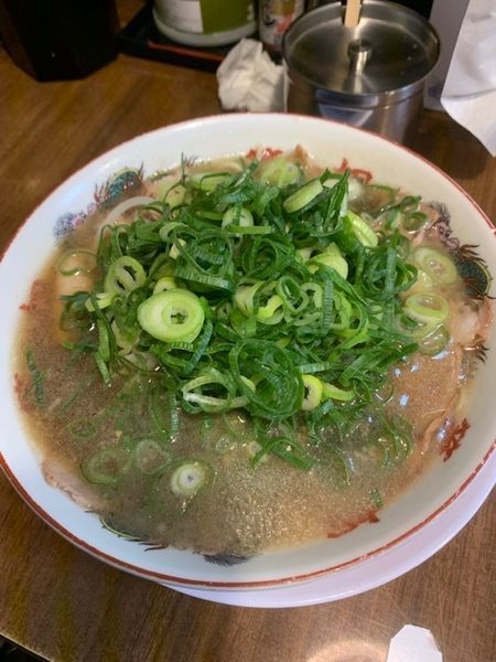 「ラーメン 780円　九条ネギ増し 50円」@本家 第一旭 新宿店の写真