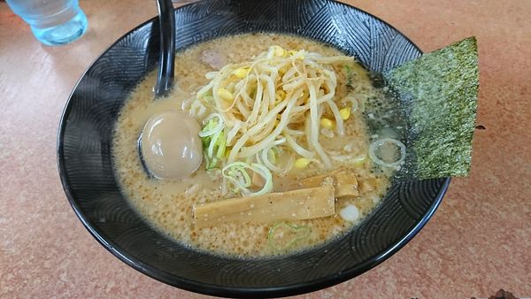 「とんこつ1玉 味玉」@てんこもりラーメンの写真