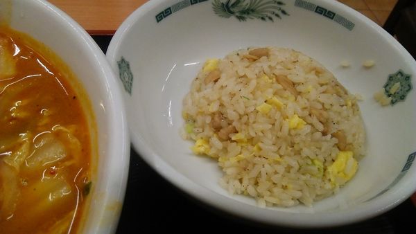 「チゲ味噌ラーメン 半チャーハンセット 880円」@日高屋 市川北口店の写真