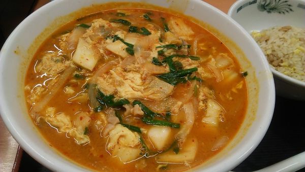 「チゲ味噌ラーメン 半チャーハンセット 880円」@日高屋 市川北口店の写真