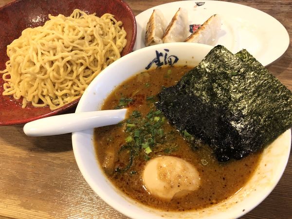 「辛味つけ麺あつもり＋餃子」@横濱家 鶴川店の写真
