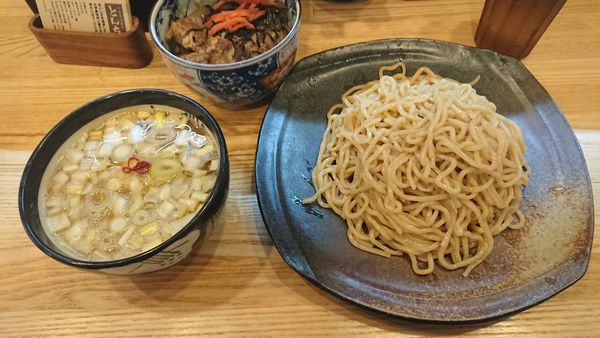 「つけそば （中盛） 840円 + 豚ばらごはん 320円」@中華そば専門 とんちぼの写真