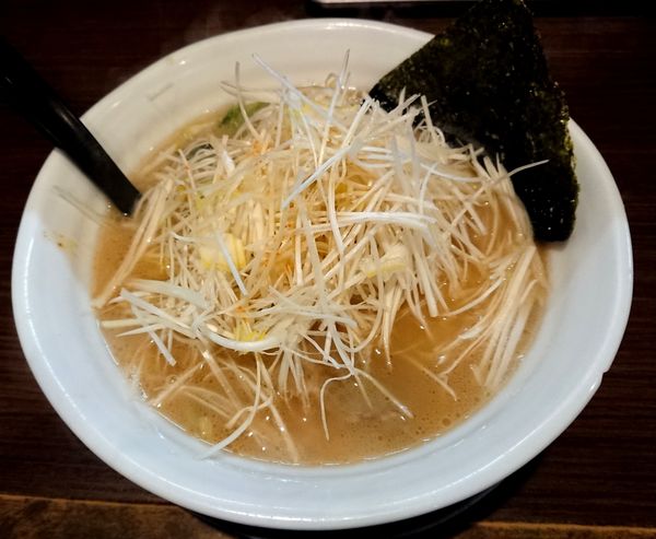 「とんこつしょうゆラーメン」@ラーメン吉吉の写真