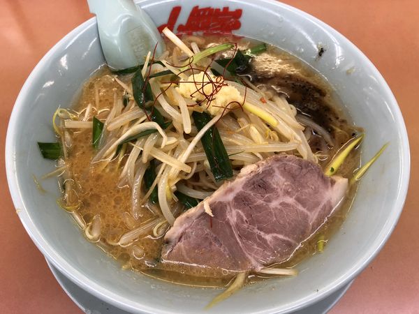 「特製もやし味噌ラーメン　￥８８０」@ラーメン山岡家 岐阜瑞穂店の写真