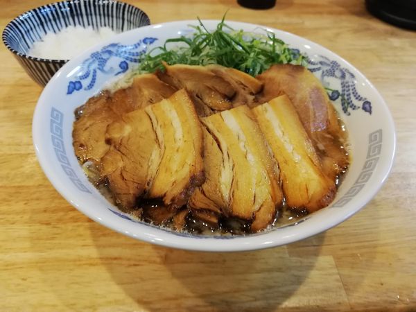 「背脂煮干ネギチャーシュー麺（限定）」@寿製麺よしかわ 坂戸店の写真
