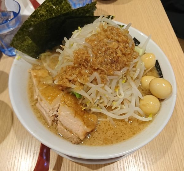 「小ラーメン+うずら、海苔(1010円)」@ラーメンブタヒロの写真