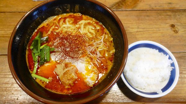 「唐唐郎らー麺 狼Lv¥850／土鍋ご飯¥0」@唐唐郎の写真