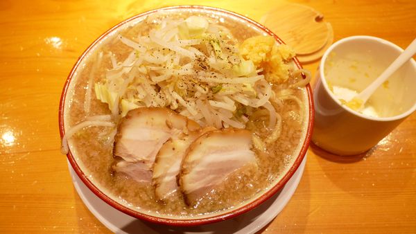 「ラーメン¥790／卓上ニンニク¥0」@らーめん バリ男 神楽坂店の写真