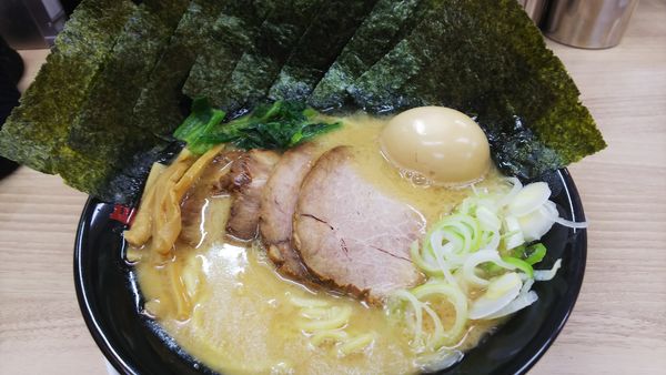 「みそ豚骨+特トッピング 910円」@横浜家系ラーメン 長田家の写真