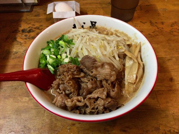 「【限定】牛カルビのっけ盛り ド濃厚牛豚骨醤油極太麺 生玉子付」@きら星の写真