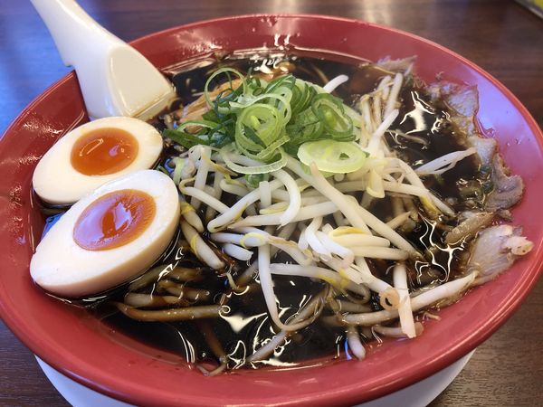 「京都漆黒醤油味玉ラーメン」@ラーメン魁力屋 鶴川店の写真