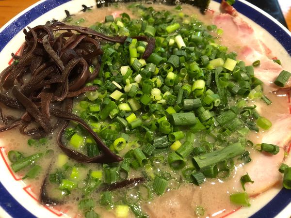 「ネギチャーシュー麺＋替え玉＋替え玉」@博多長浜らーめん 田中商店の写真