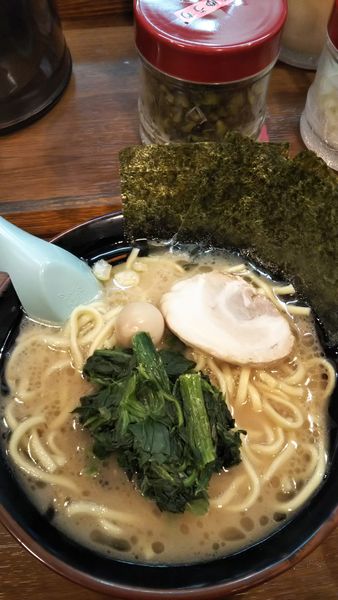 「ラーメン並(680円)」@横浜家系ラーメンとりとんの写真