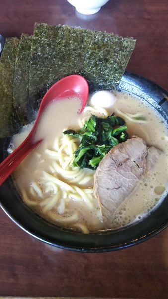 「豚骨醤油(700円)」@横浜家系ラーメン こんばの写真