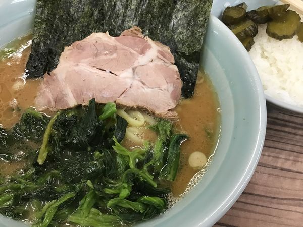 「らーめん脂多め650円　ライス無料」@横浜家系ラーメン武蔵家 松戸店の写真