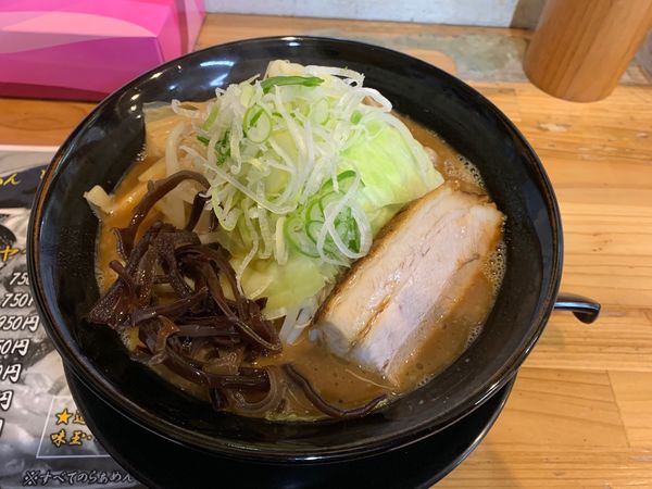 「濃厚味噌豚骨ラーメン　950円」@麺日和 千秋店の写真