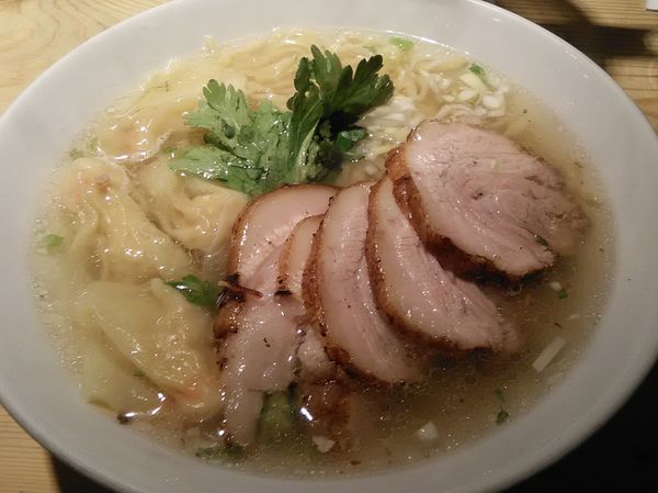 「チャーシューしおラーメン」@横濱元町 本丸亭 横浜店の写真