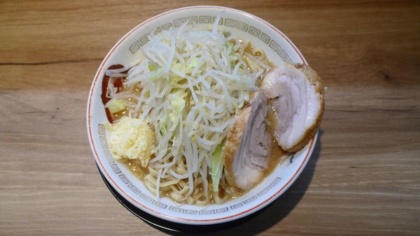 「小ラーメン 麺250g豚2枚¥780／ニンニク¥0」@豚山 元住吉店の写真