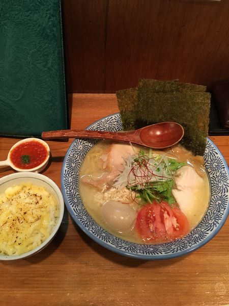 「そると白湯そば」@鶏そば そると 阿佐ヶ谷店の写真