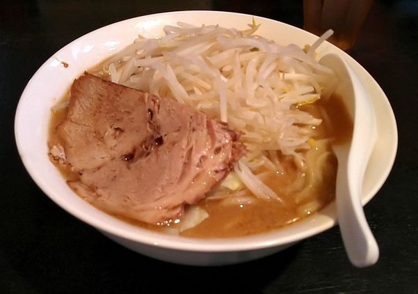 「ガッツリラーメン醤油1号」@若旦那の写真