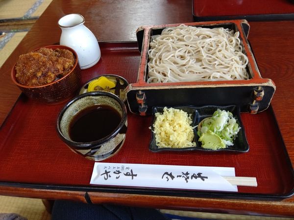 「もりそば550円＋ミニソースかつ重330円」@すかや 原市分店の写真