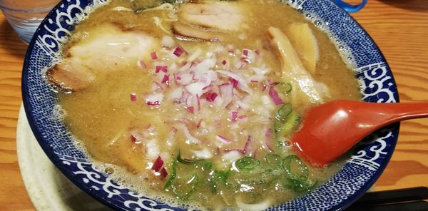 「煮干豚骨拉麺(880円)」@博多ラーメン鶴亀堂 三芳藤久保店の写真