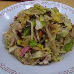 焼きチャンポン¥770　からあげハーフ（3個)¥330