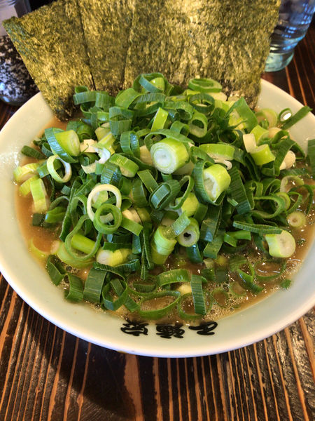 「横浜らーめん並 九条ねぎ」@横濱家系らーめん 千種家の写真