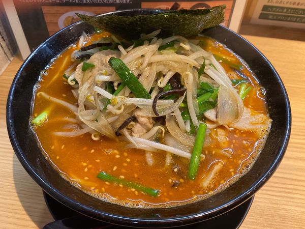 「R1/11/24 赤辛　太麺固め　クーポンで大盛り850円」@麺屋 辰巳の写真