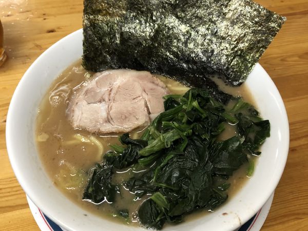 「ラーメン　ほうれん草海苔増し」@横浜家系ラーメン 武蔵境つばさ家の写真