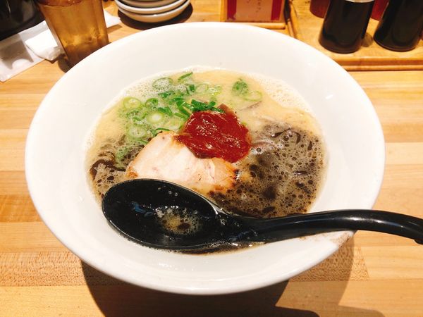 「三河式黒豚骨」@三河ラーメン 日本晴れの写真