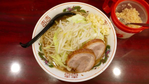 「らーめん 普通¥720／トッピング普通¥0／卓上にんにく¥0」@郎郎郎 向ヶ丘遊園店の写真