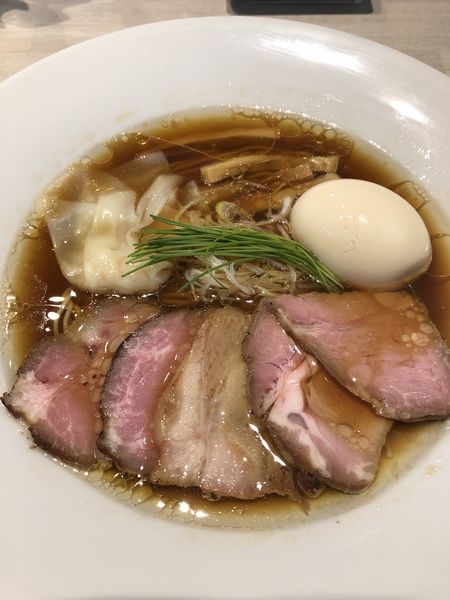 「特製中華蕎麦(醤油)1150円」@宍道湖しじみ中華蕎麦 琥珀 東京本店の写真