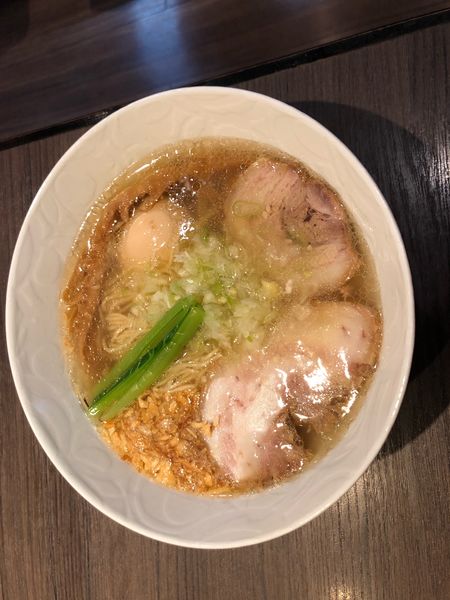 「塩らーめん」@支那そばや 本店の写真